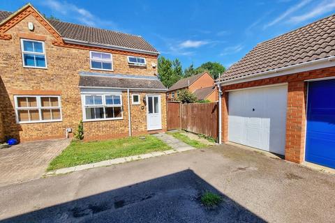 3 bedroom semi-detached house for sale, Brazier Close, Barton-le-Clay, Bedfordshire, MK45