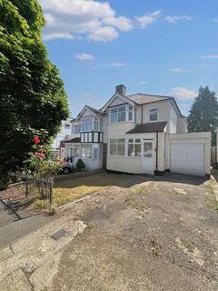 3 bedroom semi-detached house to rent, York Road, Northwood HA6