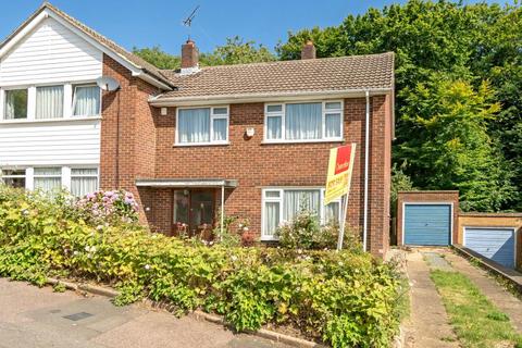 42 Greenway, Chesham, HP5 2BX