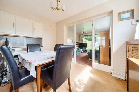 42 Greenway, Chesham, HP5 2BX