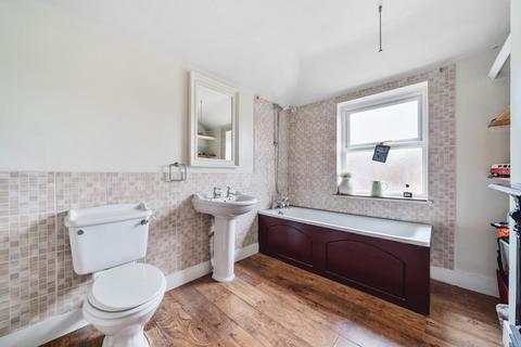 2 bedroom detached house for sale, Sunbury-On-Thames,  Surrey,  TW16