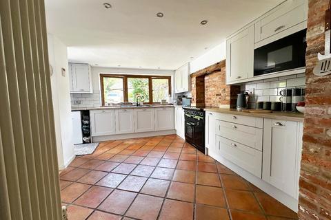 3 bedroom terraced house for sale, Austy Cottages, Stratford Road, Wootton Wawen, Henley-in-Arden