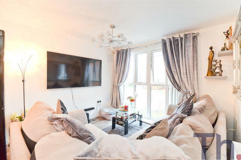 1 bedroom flat for sale, 4 Chinchen Close, East Cowes PO32