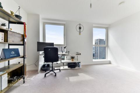 3 bedroom flat for sale, Silvertown Way, London, E16