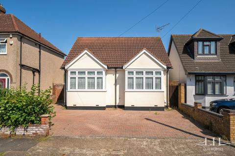 2 bedroom detached bungalow for sale, Babington Road, Hornchurch