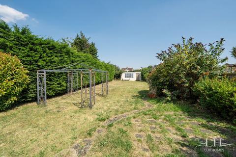 2 bedroom detached bungalow for sale, Babington Road, Hornchurch