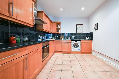 1 bedroom flat for sale, Clapham Park Road, Clapham North, London, SW4