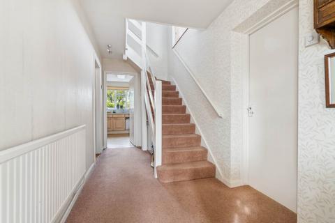 7 Hayfield Close, Bushey, WD23 3SX