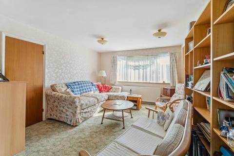 7 Hayfield Close, Bushey, WD23 3SX