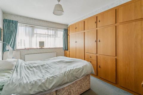 7 Hayfield Close, Bushey, WD23 3SX