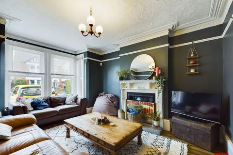 3 bedroom semi-detached house for sale, Central Road, Gloucester GL1