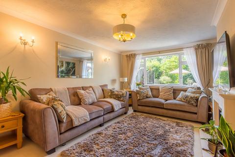 2 bedroom semi-detached bungalow for sale, Rolleston Avenue, Petts Wood, Orpington, BR5