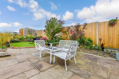 93 Dunes Road, Greatstone, New Romney, TN28 8SW
