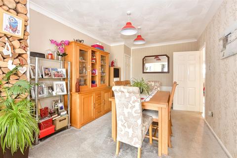 93 Dunes Road, Greatstone, New Romney, TN28 8SW