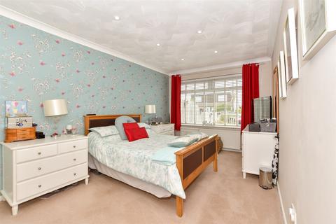 93 Dunes Road, Greatstone, New Romney, TN28 8SW