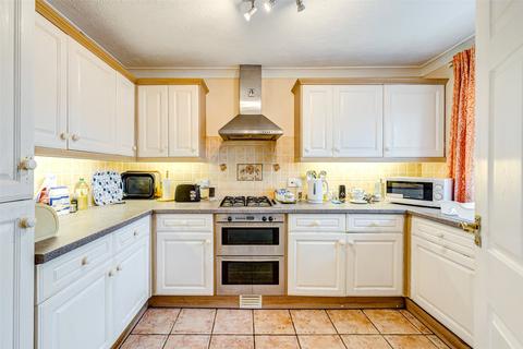 2 bedroom bungalow for sale, South Avenue, Goring-by-Sea, Worthing, West Sussex, BN12