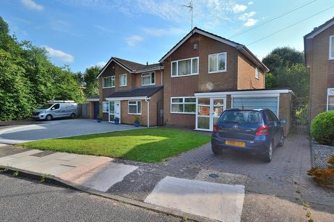 3 bedroom detached house to rent, College View, Wolverhampton