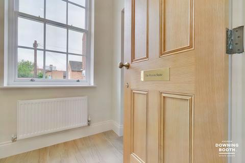 2 bedroom flat for sale, Queen Street, Lichfield WS13