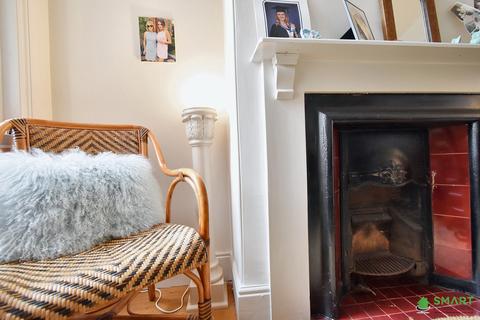 56 Bonnington Grove, Exeter, EX1 2QY