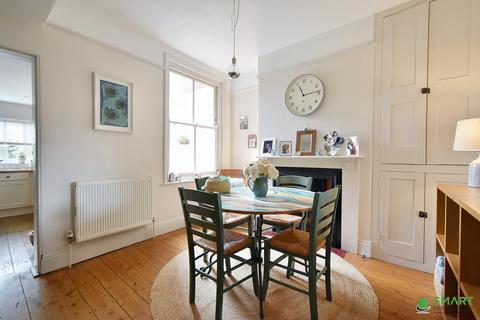 56 Bonnington Grove, Exeter, EX1 2QY