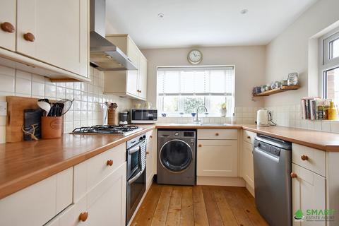 56 Bonnington Grove, Exeter, EX1 2QY