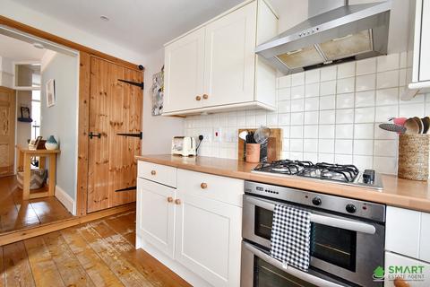 56 Bonnington Grove, Exeter, EX1 2QY