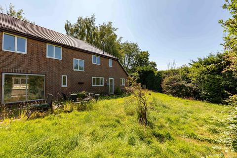 5 bedroom detached house for sale, Kinnibrugh Drive, Lingfield RH7