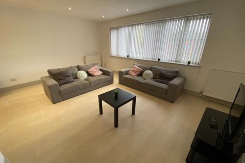 4 bedroom flat to rent, Coventry CV3