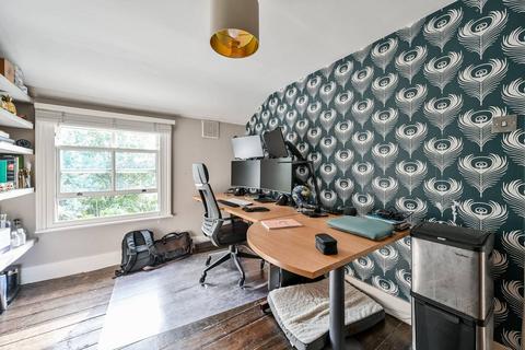 46 Faversham Road, London, SE6 4XF