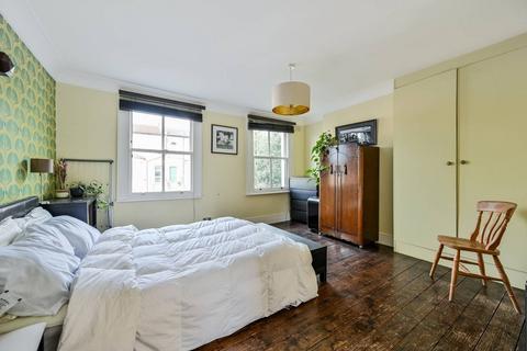 46 Faversham Road, London, SE6 4XF
