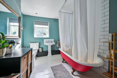 46 Faversham Road, London, SE6 4XF