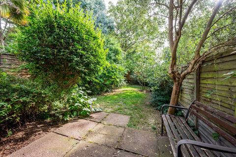 46 Faversham Road, London, SE6 4XF