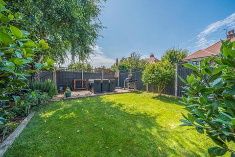 116 Tilehurst Road, London, SW18 3EY
