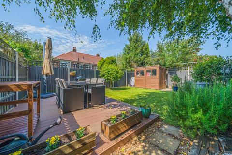 116 Tilehurst Road, London, SW18 3EY