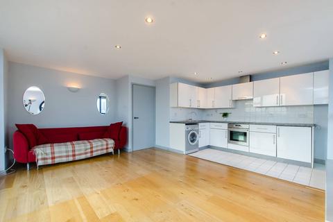 2 bedroom flat to rent, Baltic Quay, Canada Water, London, SE16