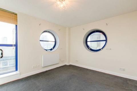 2 bedroom flat to rent, Baltic Quay, Canada Water, London, SE16