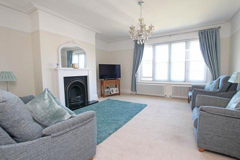 3 bedroom flat for sale, St Johns Road, Eastbourne, BN20 7JA