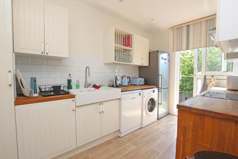 3 bedroom flat for sale, St Johns Road, Eastbourne, BN20 7JA