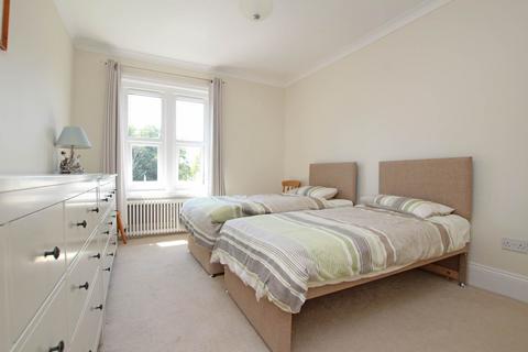 3 bedroom flat for sale, St Johns Road, Eastbourne, BN20 7JA