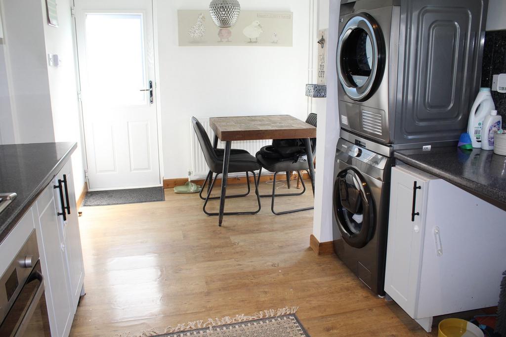 Fitted Kitchen Picture 2