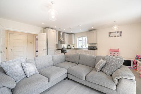 49 Bryan Gardens, Binfield, Bracknell, RG42 4JQ