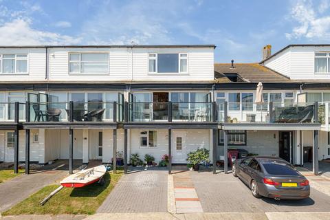 4 bedroom terraced house for sale, Marineside, Bracklesham Bay, PO20