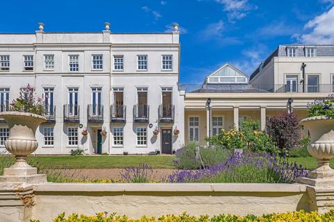 4 bedroom end of terrace house for sale, Henry Tate Mews, London SW16