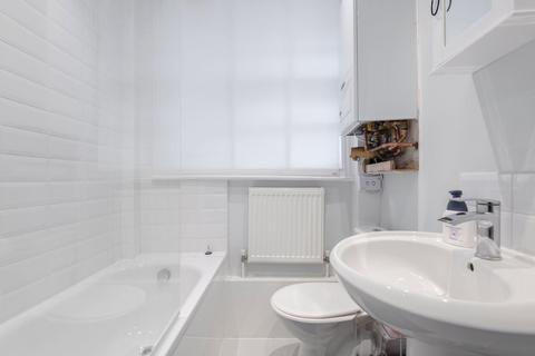 Flat 2, 138 Warwick Way, London, SW1V 4JD