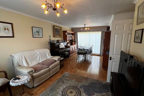 18 Bennett Close, Cobham, KT11 1AJ
