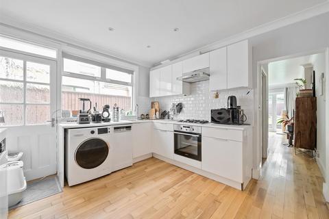 2 bedroom flat for sale, Larch Road, London, NW2