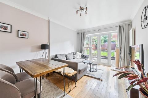 2 bedroom flat for sale, Larch Road, London, NW2