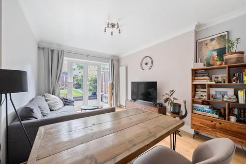 2 bedroom flat for sale, Larch Road, London, NW2