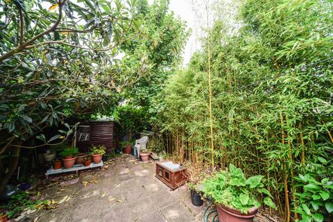 37 Deal Road, London, SW17 9JW