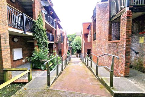 2 bedroom flat for sale, Luton, LU1